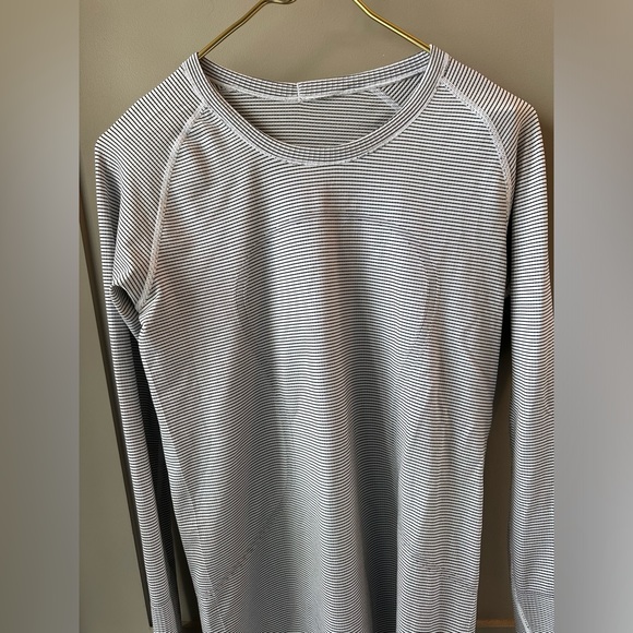 lululemon athletica Gray Long Sleeve Top - Picture 3 of 8